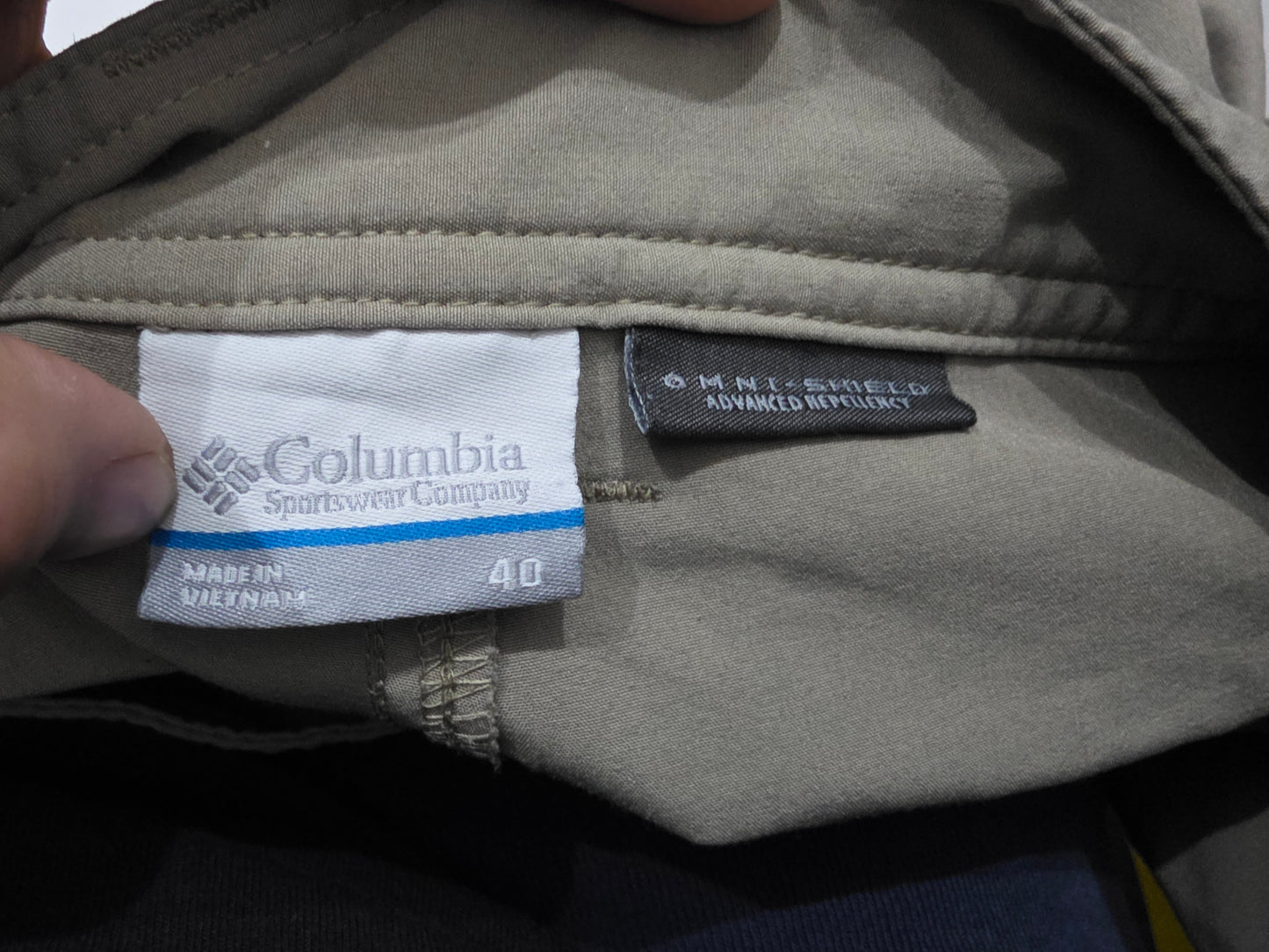 Bermuda Columbia Omni Shade Talla 40 Cafe