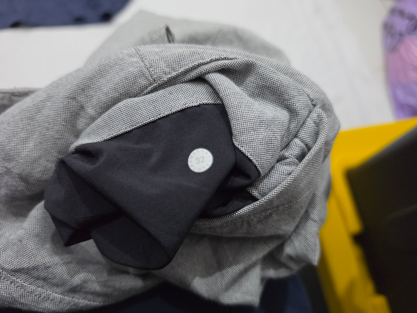 Bermuda Lululemon Talla 32 Gris