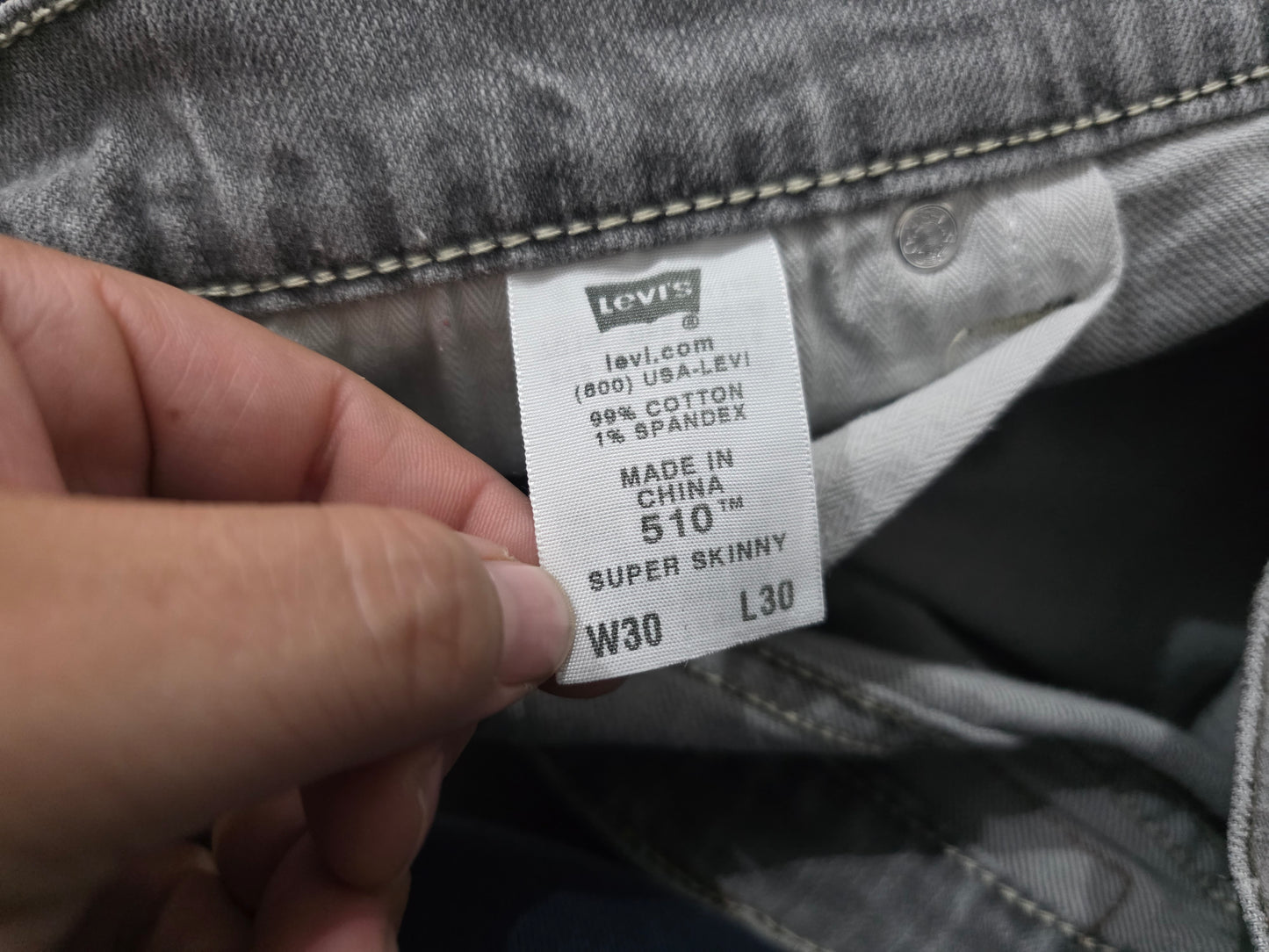 Pantalon Levis 510 30x03 Slim Recto Gris