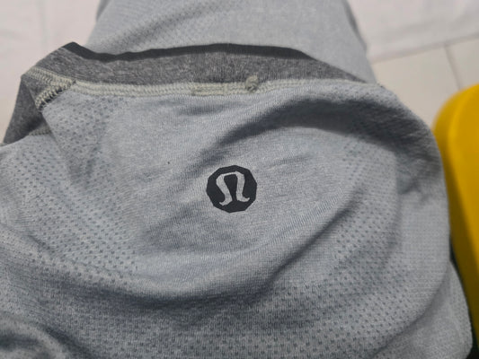 Playera Sin Mangas Lululemon Grande L Gris (Usado)