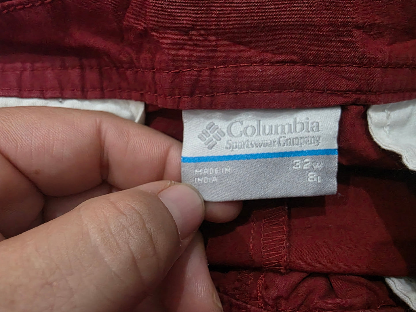 Bermuda Columbia Talla 32 Rojo (Usado)