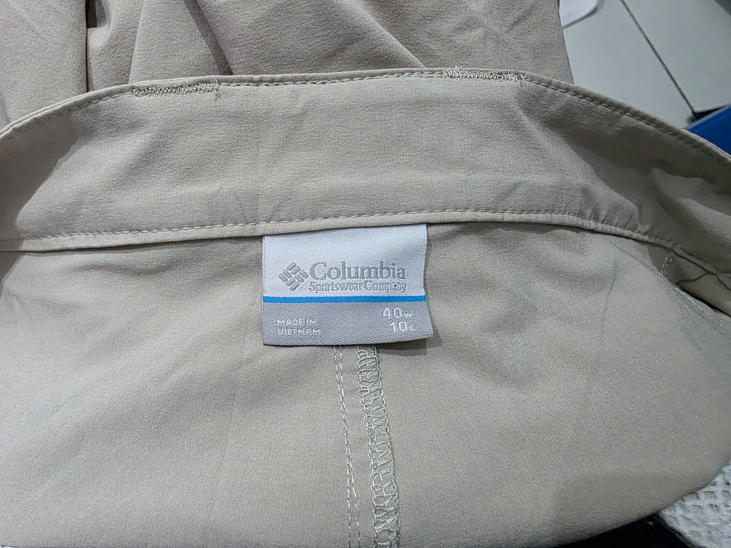 Bermuda Columbia Pfg Talla 40 Beige (Usado)