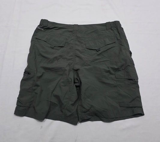 Bermuda Columbia Talla 40 Verde Omni Shade (Usado)