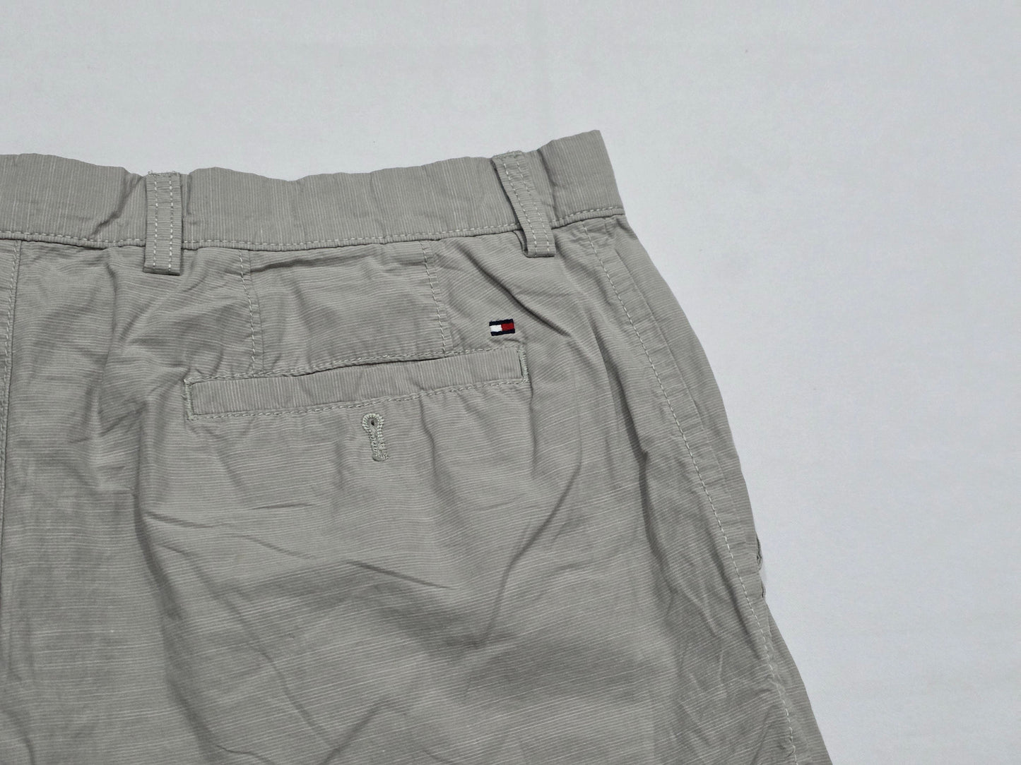Bermuda Tommy Hilfiger Talla 36 Gris