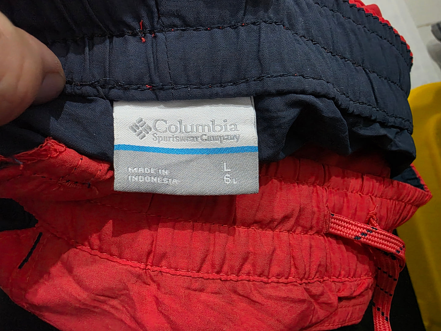Bermuda Corta Columbia Grande L Rojo Y Azul (Usado)