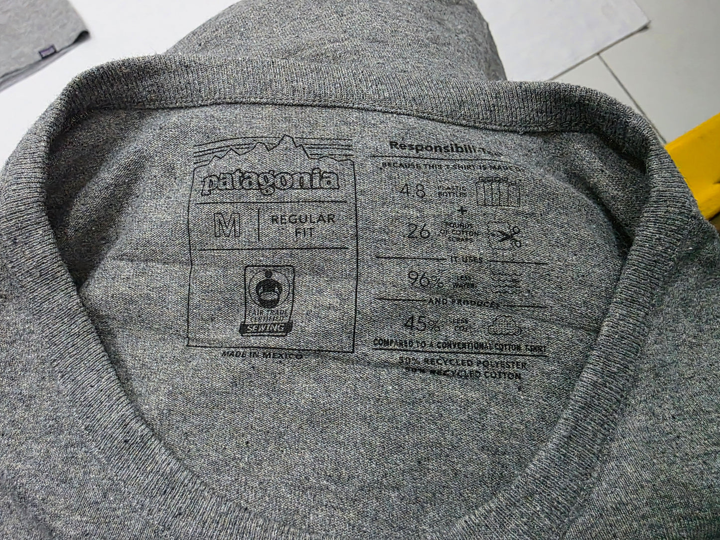 Playera Manga Larga Patagonia Mediana M Gris Logo (Usado)