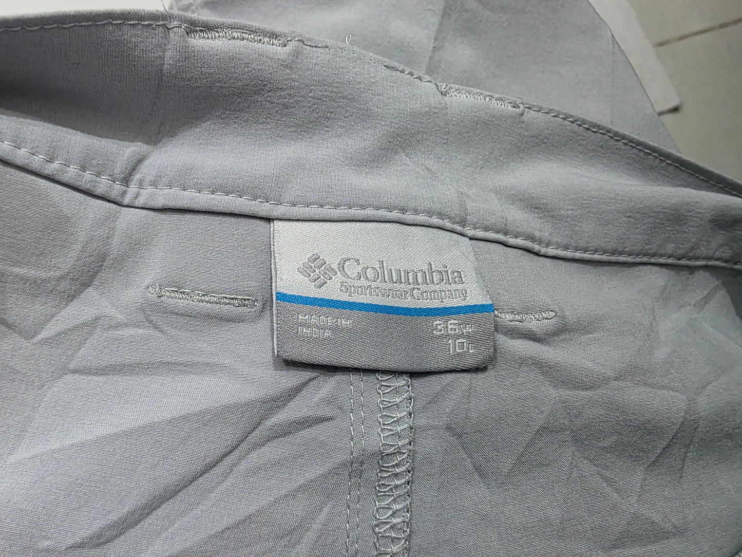 Bermuda Columbia Talla 36 Gris (Usado)