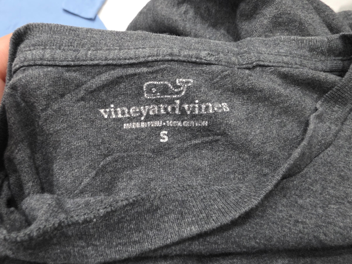 Playera Vineyard Vines Chico S Gris Oscuro Manga Larga (Usado)
