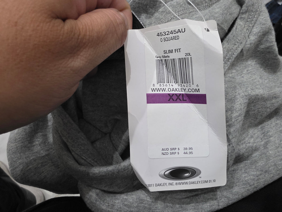 Playera Oakley 2xl Slim Fit Gris (NUEVO)