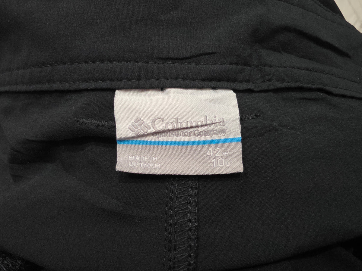 Bermuda Columbia Talla 42 Negro (Usado)