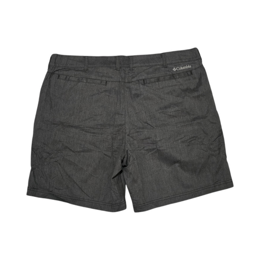 Bermuda Columbia Talla 40 Gris