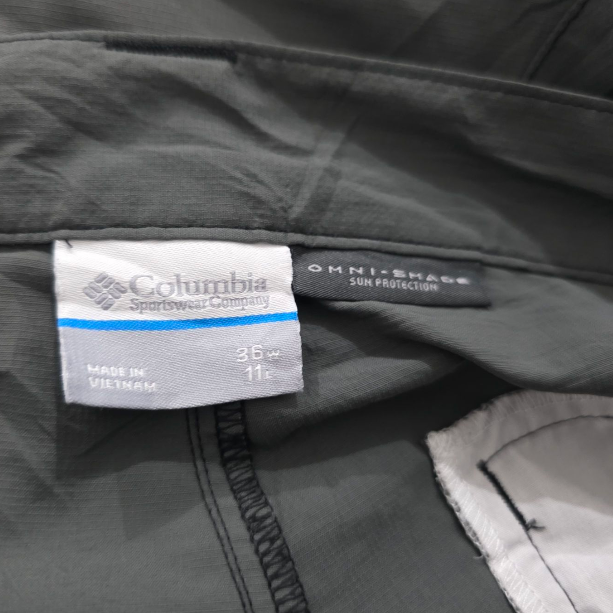 Short Columbia Talla 36 Gris
