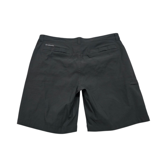 Bermuda Columbia Talla 40 Gris