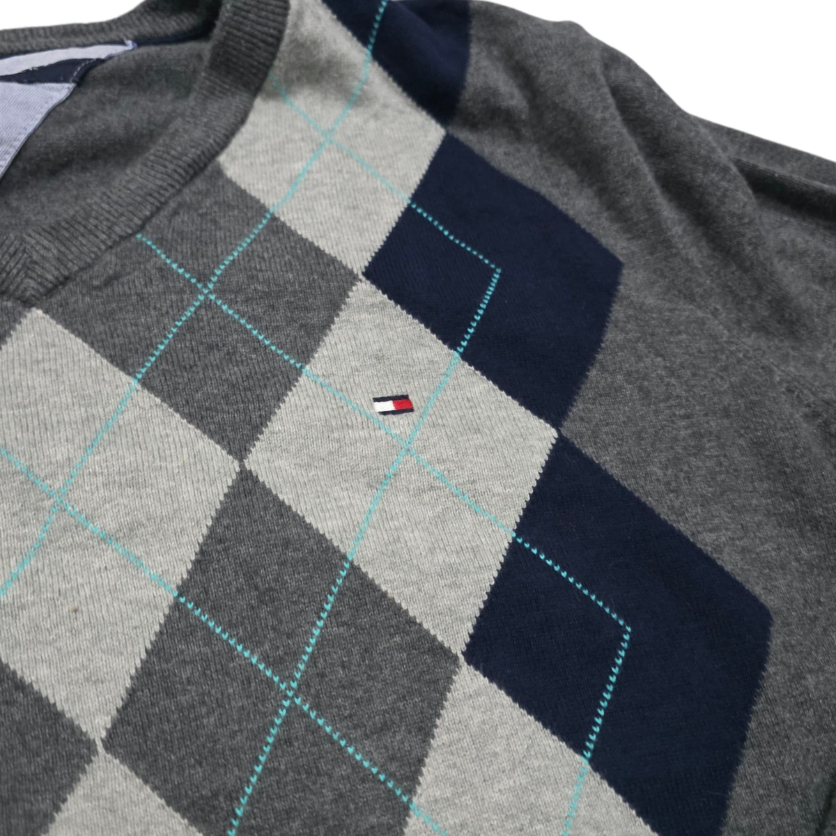 Sueter Tommy Hilfiger Grande L Gris Figuras