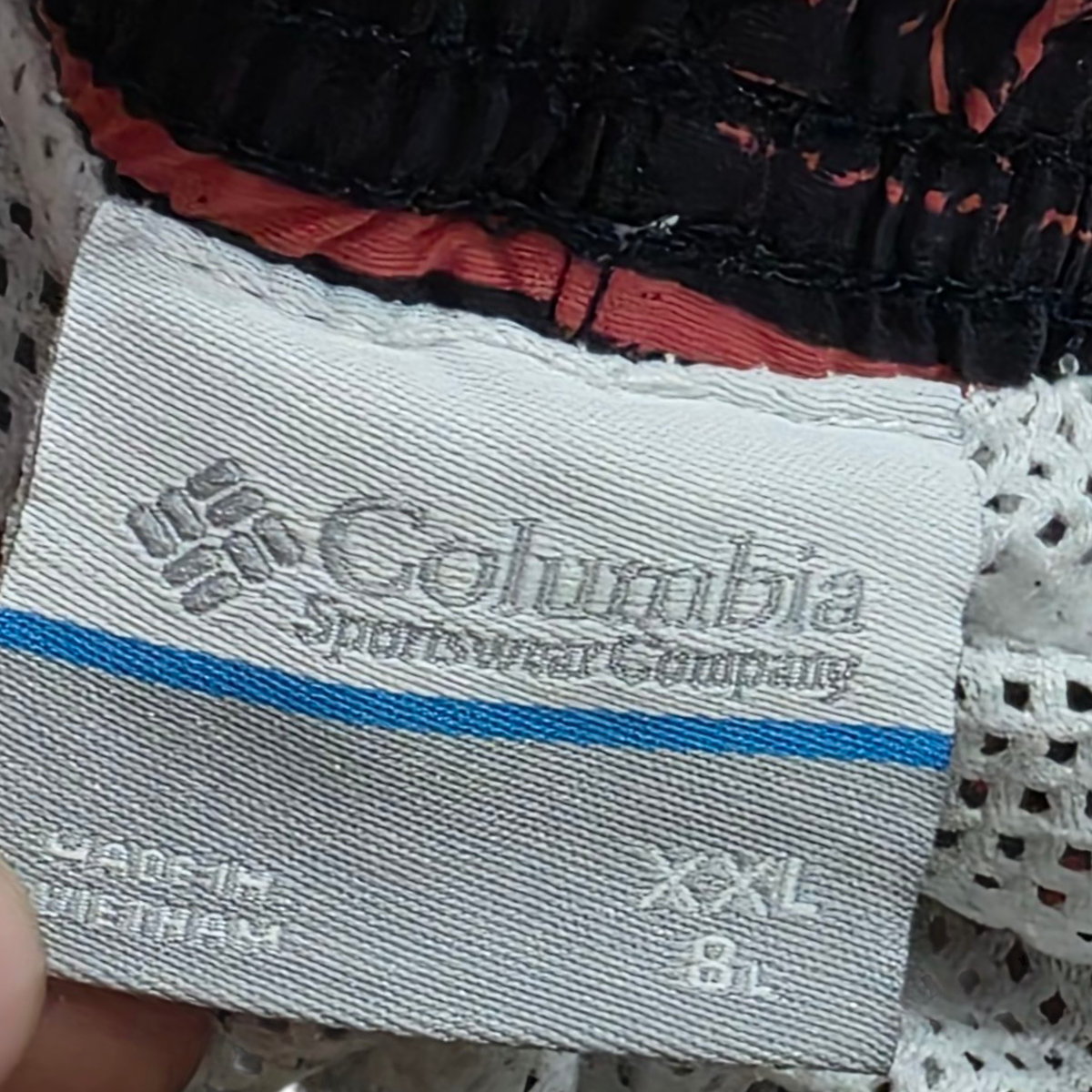 Bermuda Columbia 2xl Lineas Negro Y Coral Intenso