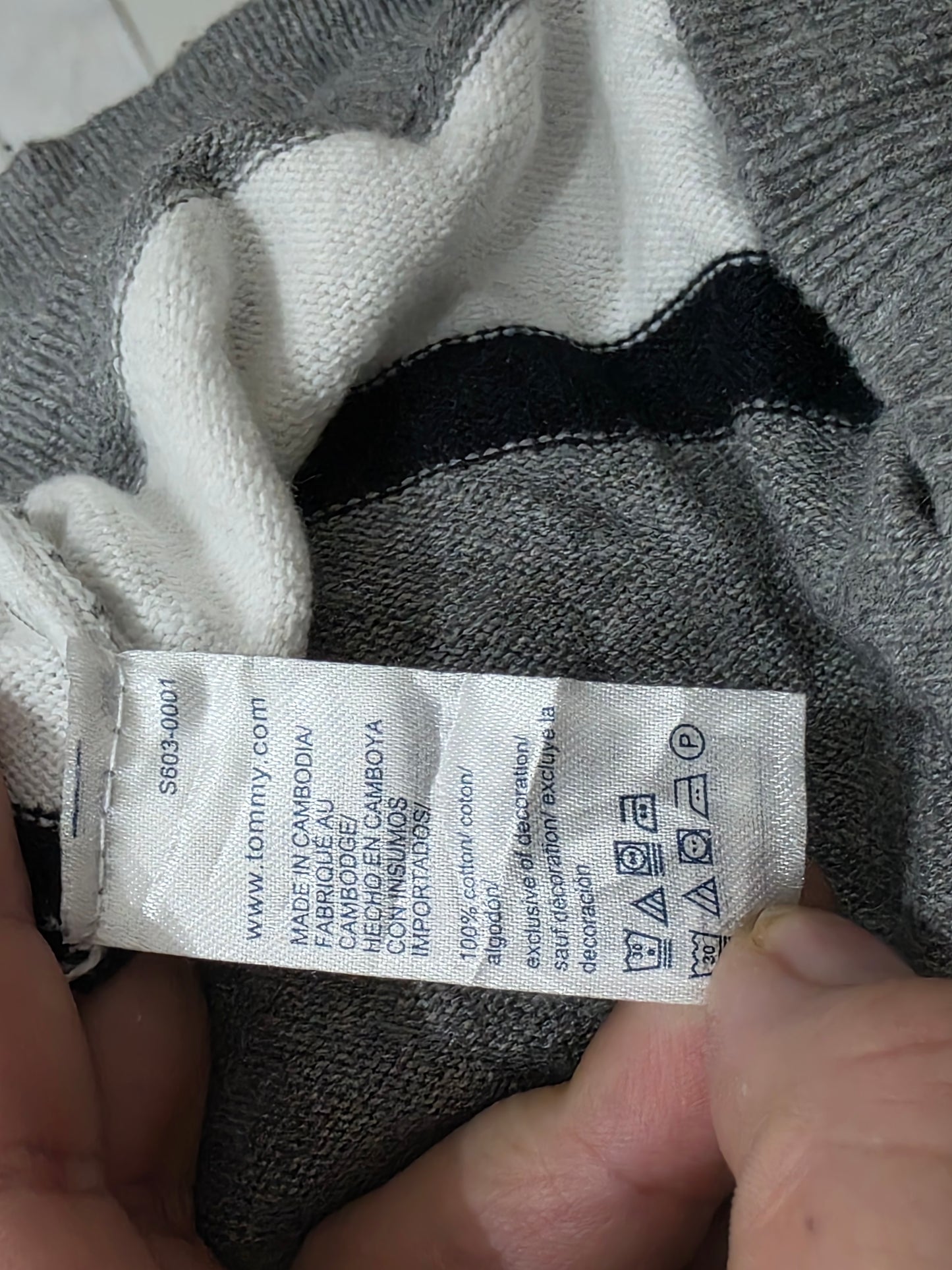 Sueter Tommy Hilfiger Grande L Gris Lineas Blanco