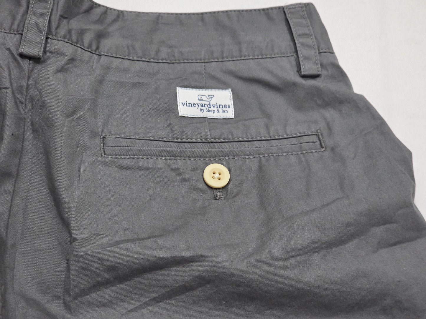 Bermuda Vineyard Vines Talla 32 Gris Oscuro