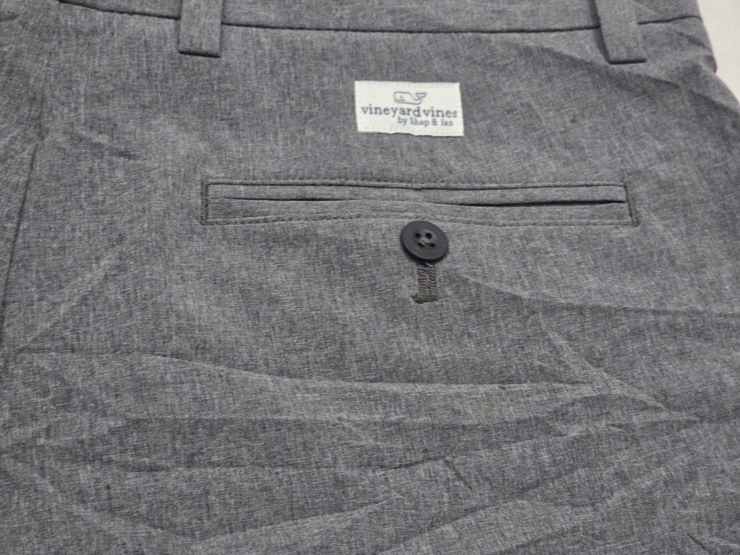 Bermuda Vineyard Vines Talla 32 Performance Gris