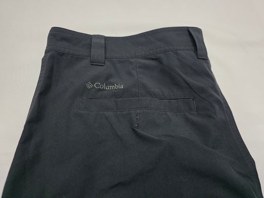 Bermuda Columbia Talla 40 Negro