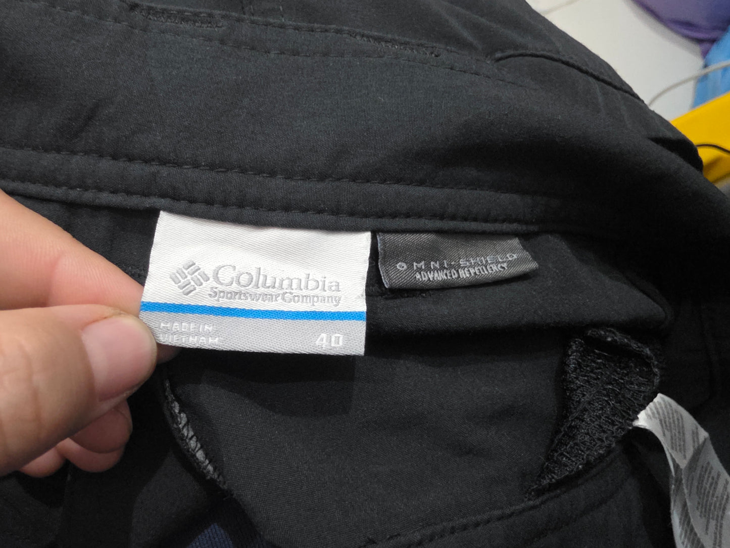 Bermuda Columbia Talla 40 Negro