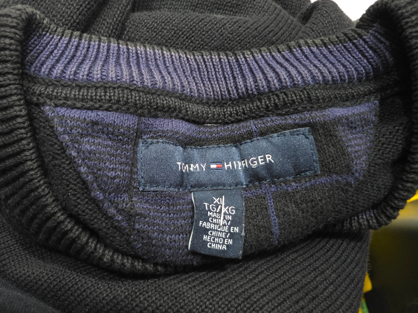 Sueter Tommy Hilfiger Xgrande Xl Negro (Usado)