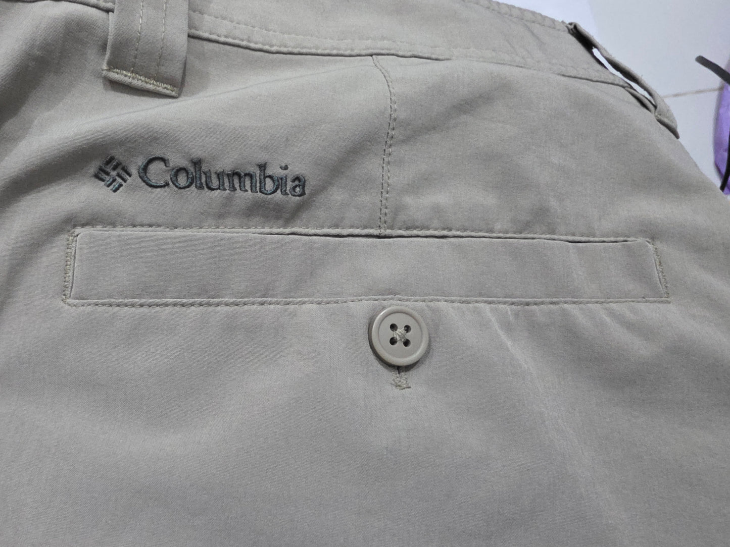 Bermuda Columbia Omni Shade Talla 40 Cafe