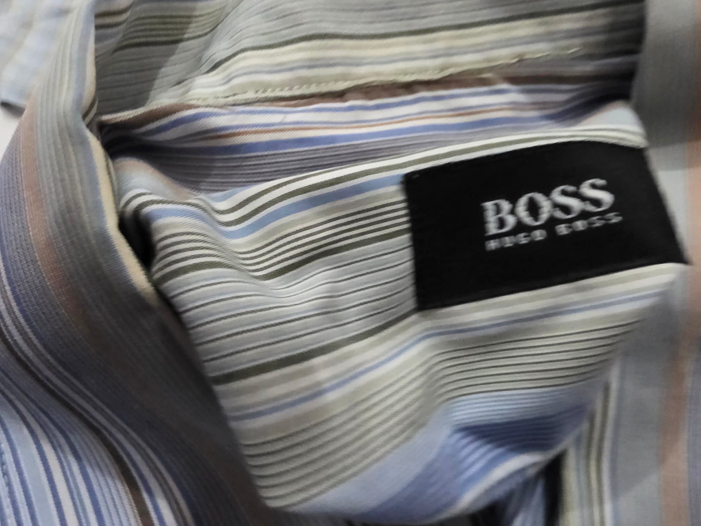 Camisa Boss Grande L 16 1/2 34-35 Verde Lineas Colores