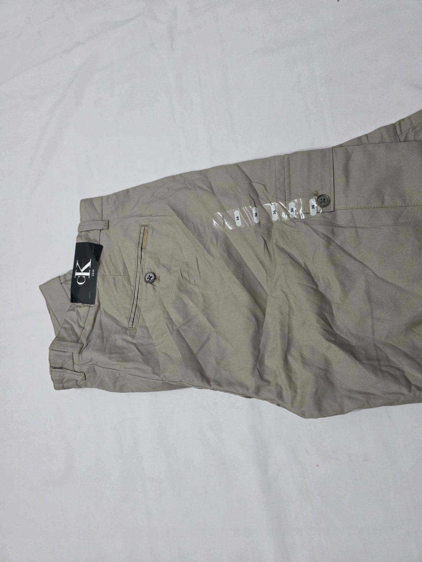 Bermuda Calvin Klein Talla 36 Caqui Nueva