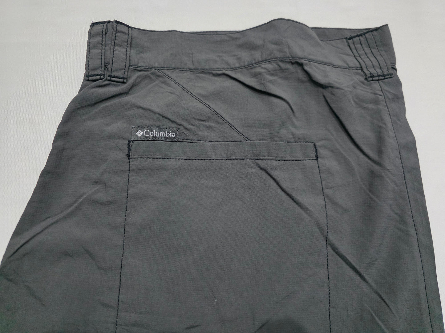Bermuda Columbia Gris Talla 40