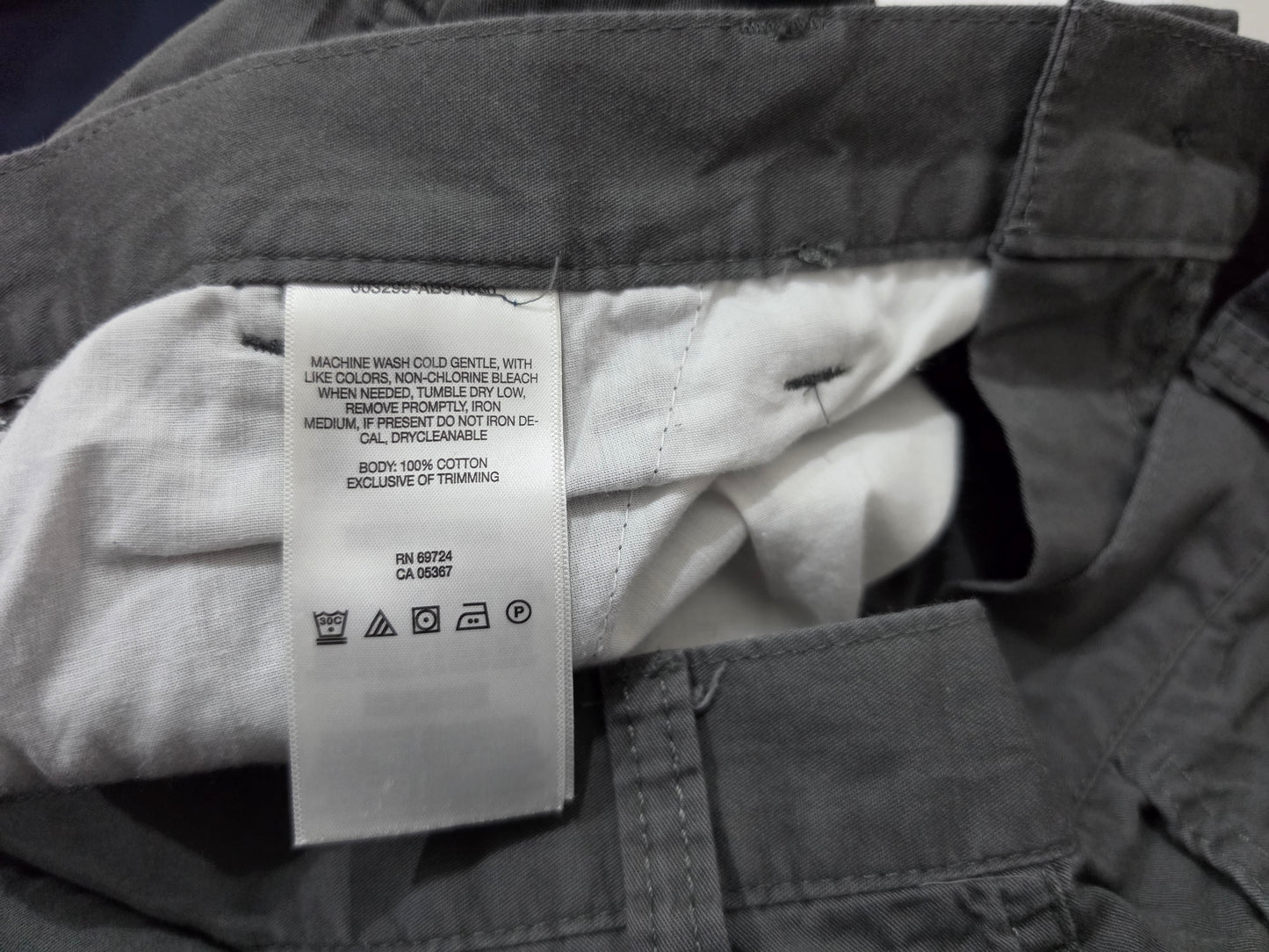 Bermuda Columbia Talla 32 Gris Oscuro
