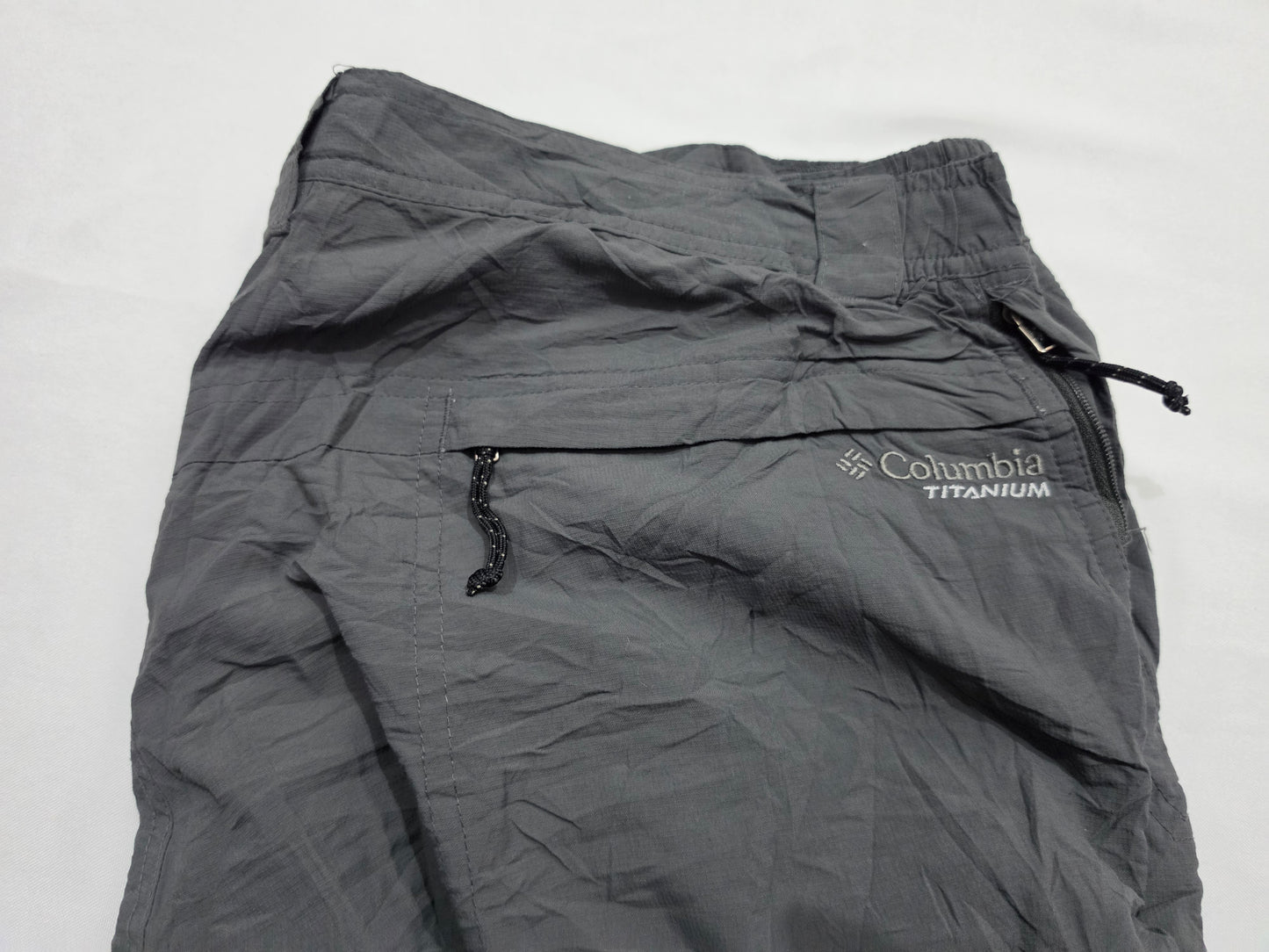 Barmuda Columbia Titanium Grande L Gris