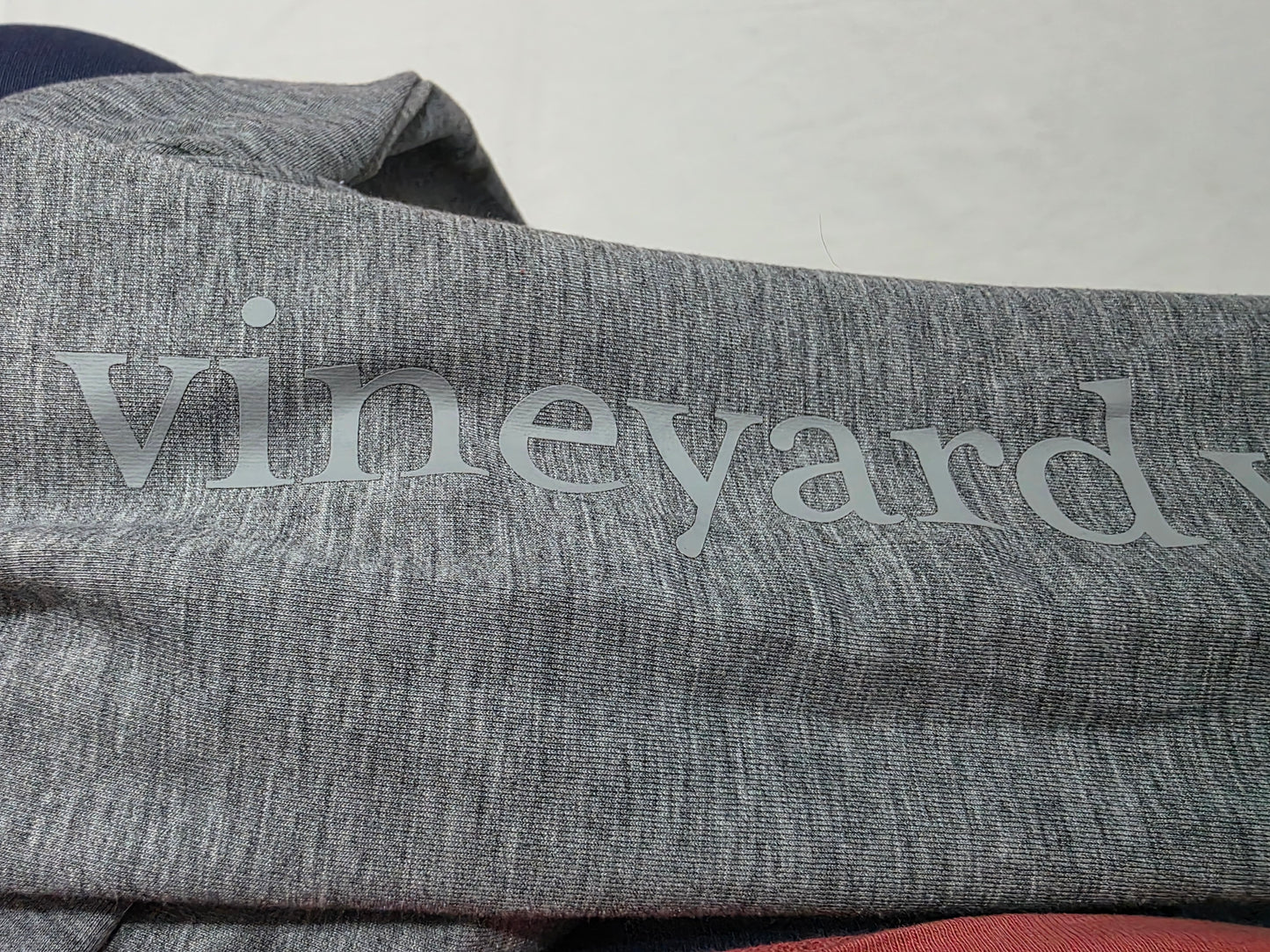 Playera Con Gorro Vineyard Vines Performance Xchico Xs Gris (Usado)
