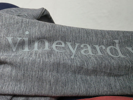 Playera Con Gorro Vineyard Vines Performance Xchico Xs Gris (Usado)