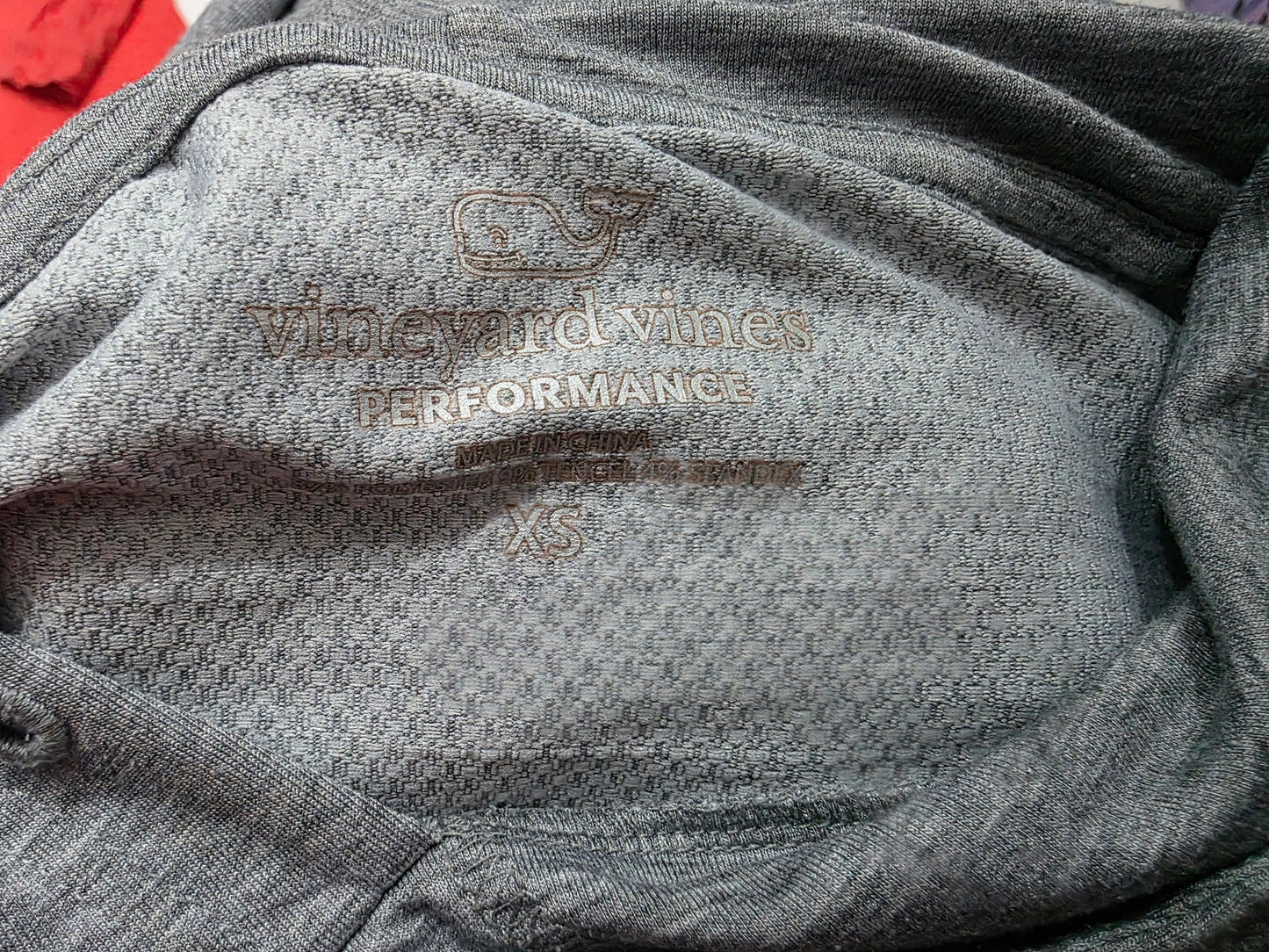 Playera Con Gorro Vineyard Vines Performance Xchico Xs Gris (Usado)
