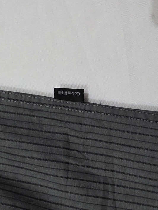 Camisa Calvin Klein Mediana Gris Lineas (Usado)