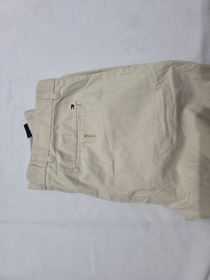 Bermuda Tommy Hilfiger Talla 33 Beige (Usado)