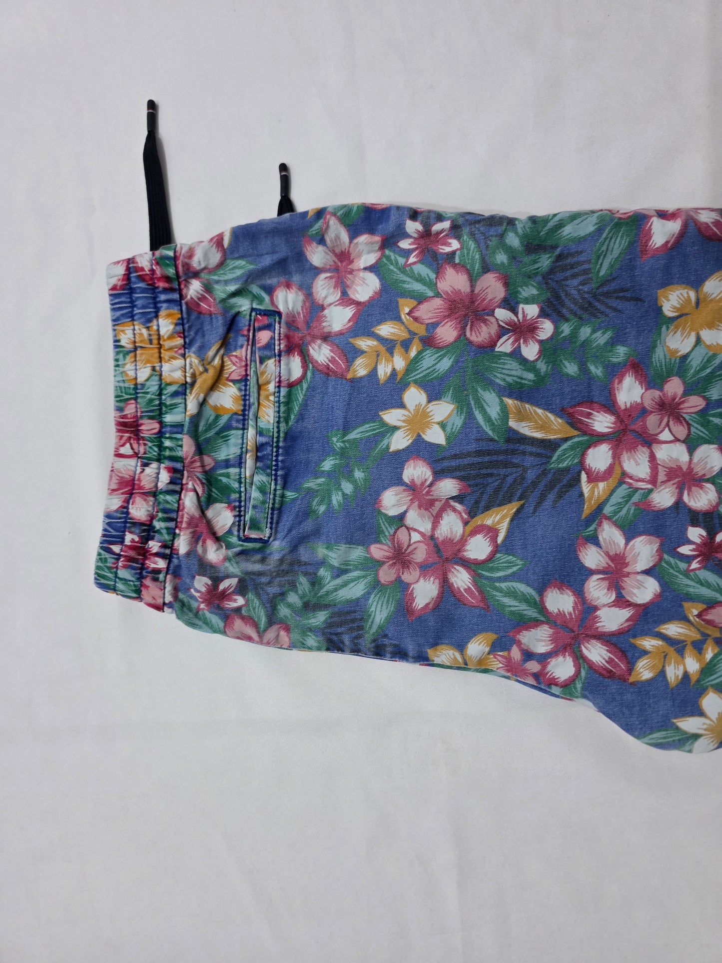 Bermuda Tommy Hilfiger Mediana M Azul Flores (Usado)