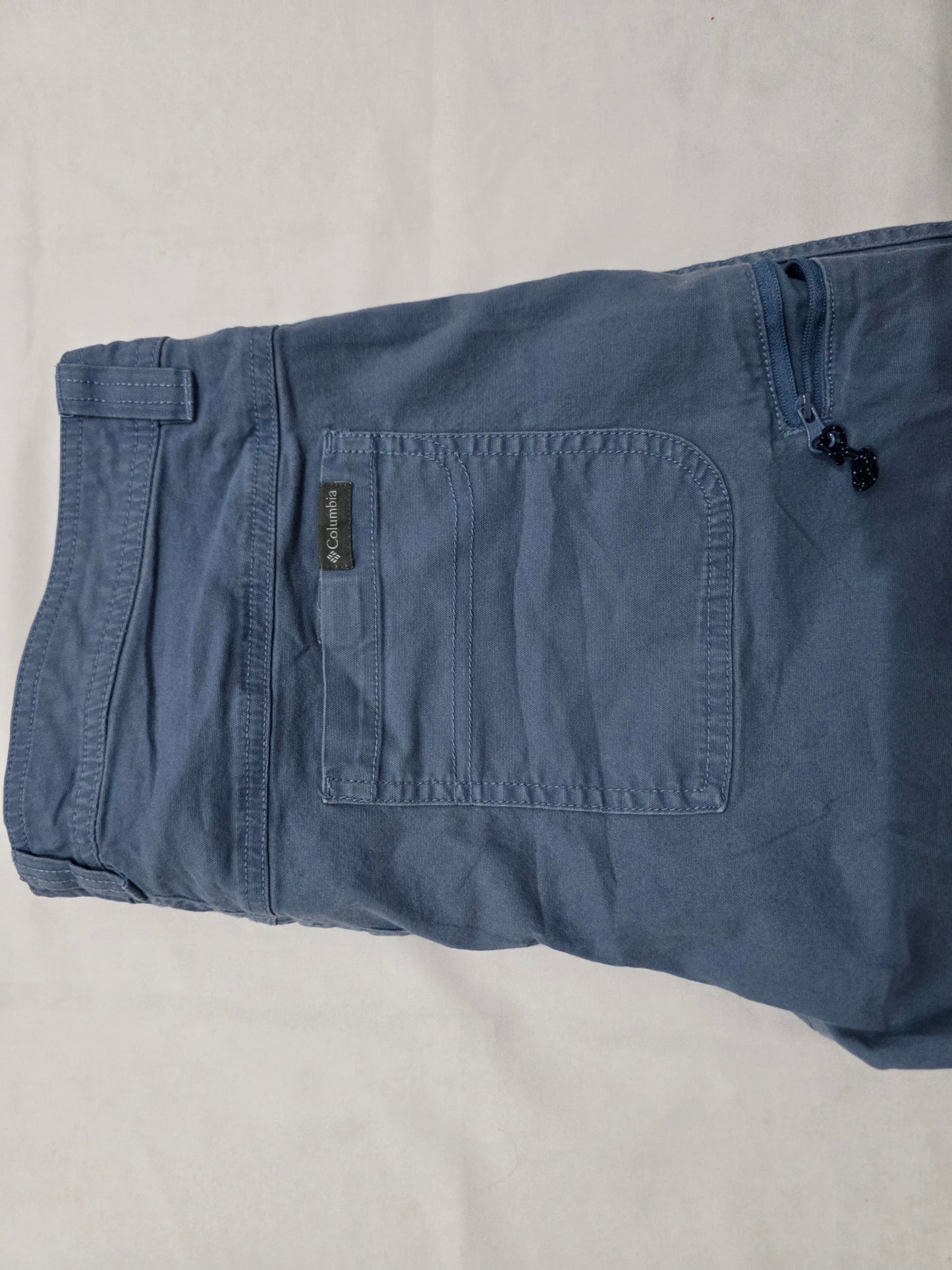 Bermuda Columbia Talla 34 Azul