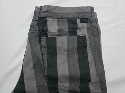 Bermuda The North Face Talla 36 Lineas Gris Negro