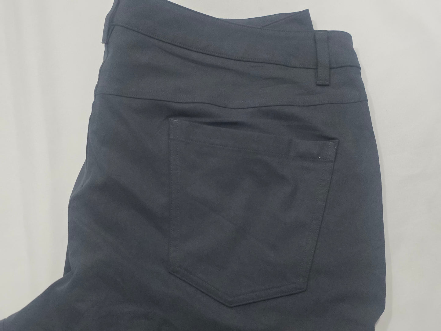 Pantalon Lululemon 38 Gris Slimfit Deportivo (Usado)