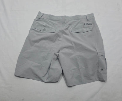 Bermuda Columbia Talla 34 Gris Claro (Usado)