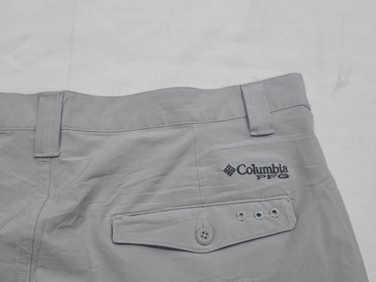 Bermuda Columbia Talla 34 Gris Claro (Usado)