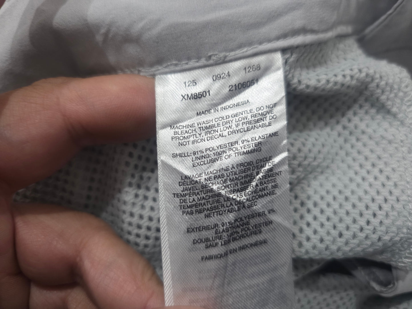 Bermuda Columbia Talla 34 Gris Claro (Usado)