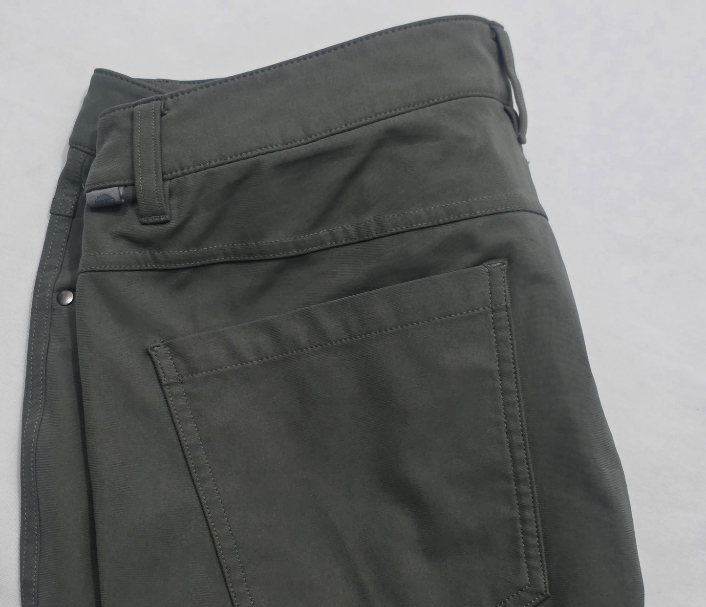 Pantalon Lululemon 33 Verde Deportivo (Usado)