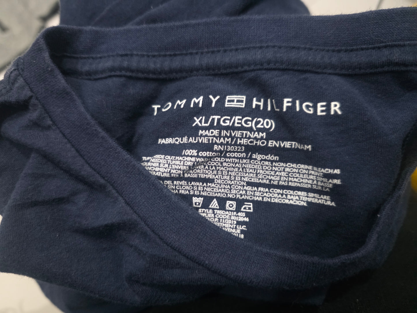 Playera Tommy Hilfiger Adolescente Xl 20 Azul (Usado)