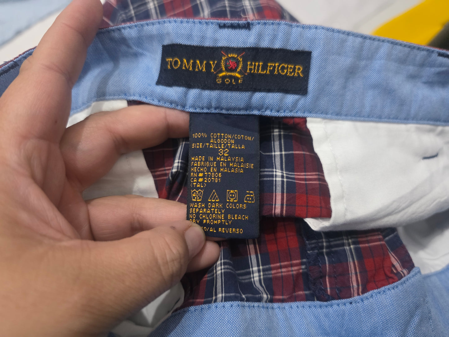 Bermuda Tommy Hilfiger Talla 32 Cuadro Vino (Usado)