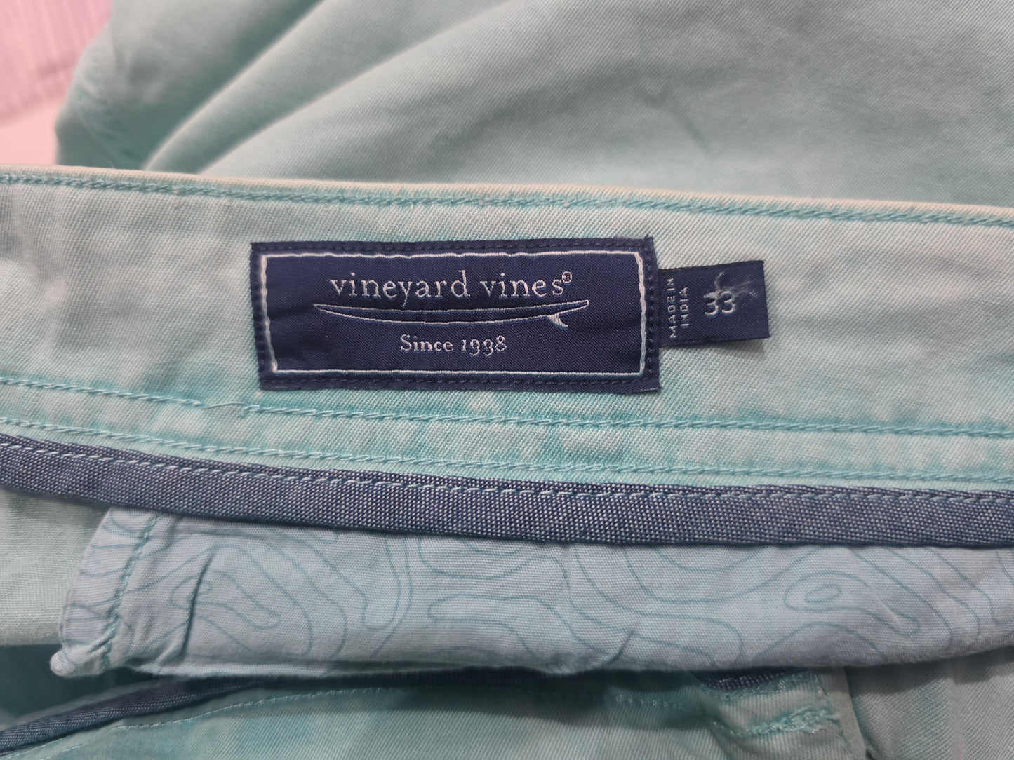 Bermuda Vineyard Vines Talla 33 Verde Deslavado (Usado)