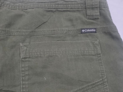 Bermuda Columbia Talla 40 Verde (Usado)