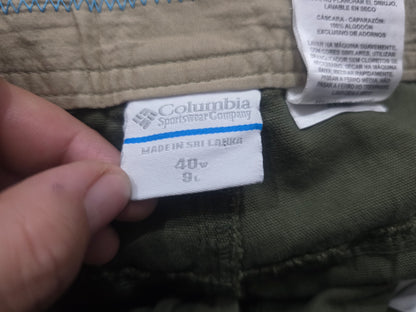 Bermuda Columbia Talla 40 Verde (Usado)