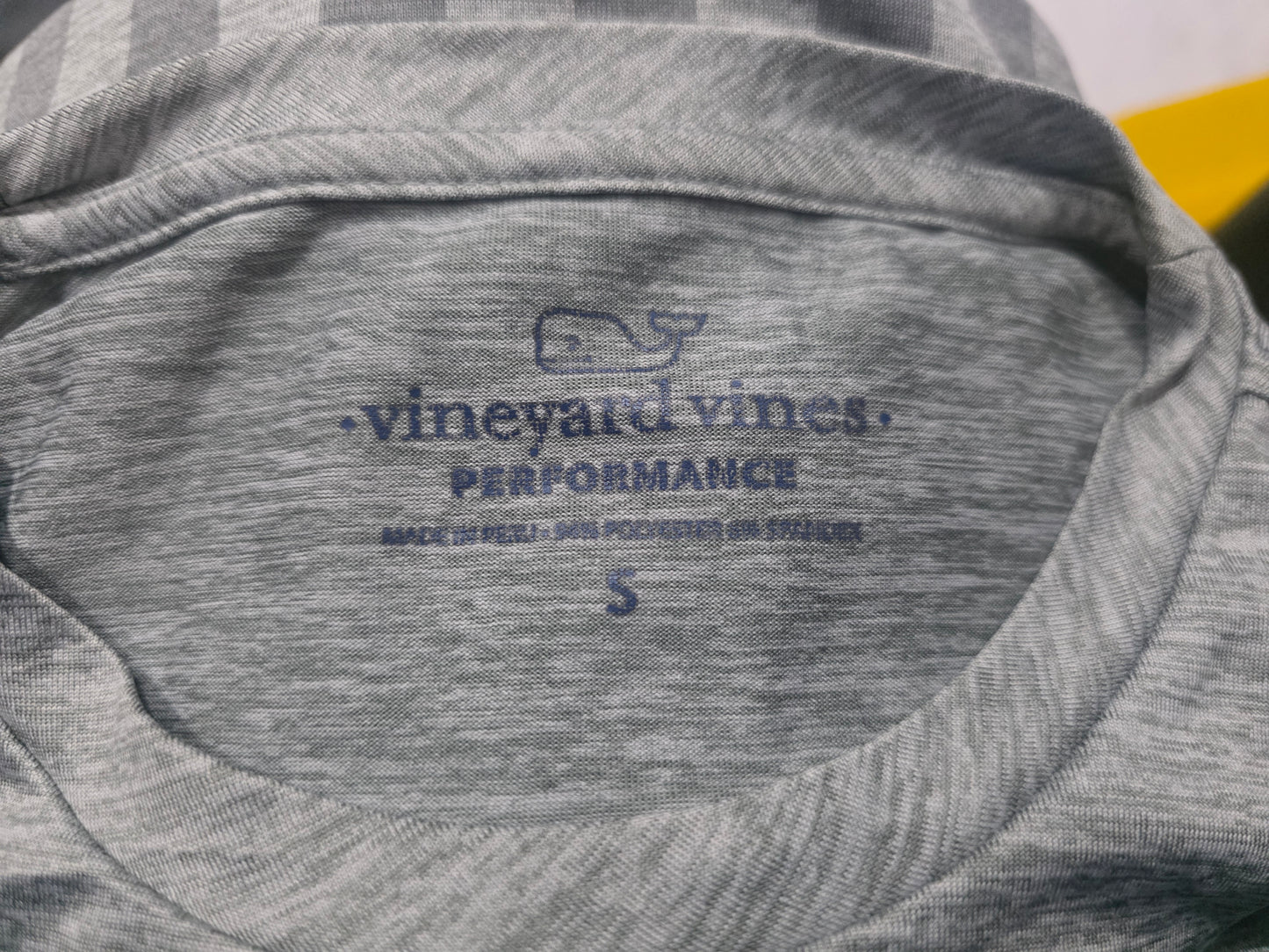 Playera Vineyard Vines Chico S Gris Performance (Usado)